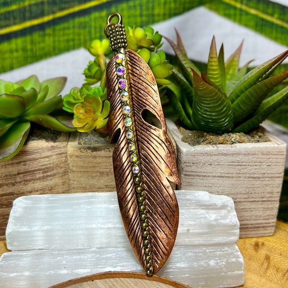 VTG| Feather AB Crystal Pendant 🧡🩵✨ - Picture 1 of 5